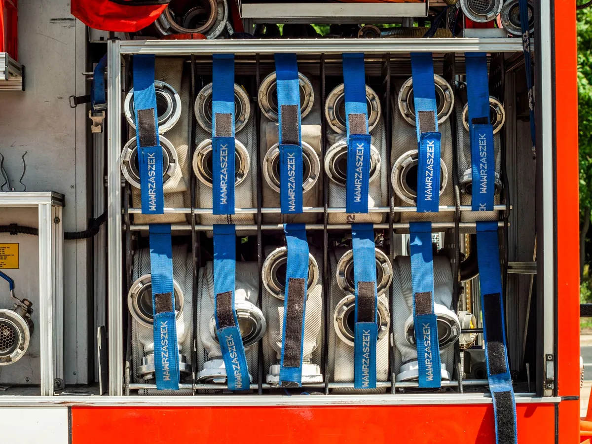 barbed hose mender connector