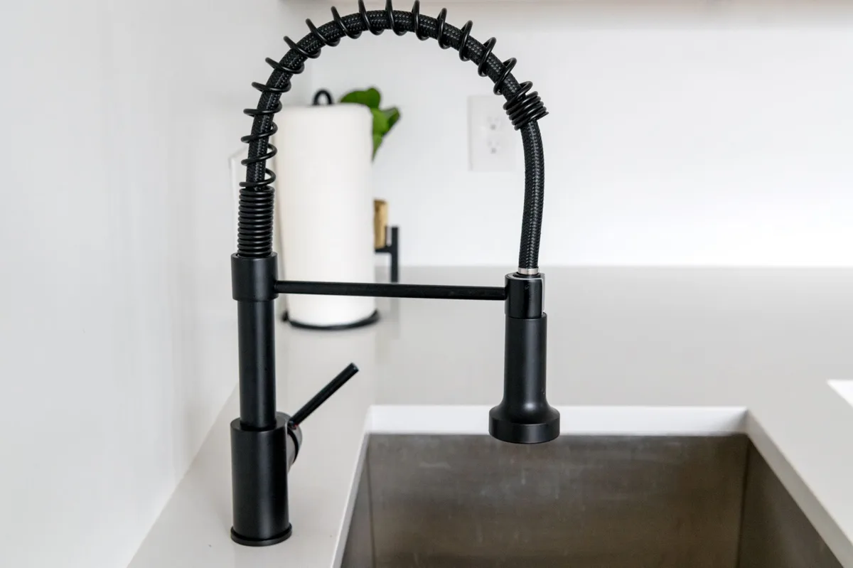 pull-down sprayer faucet