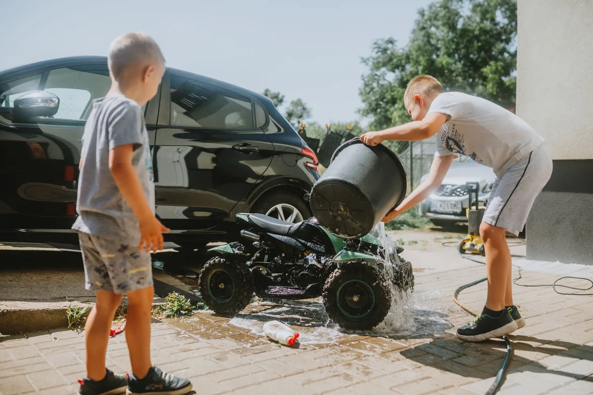 two-bucket wash method