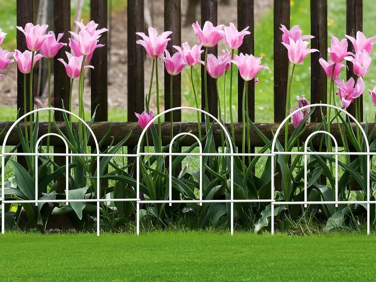 flower bed fence ideas