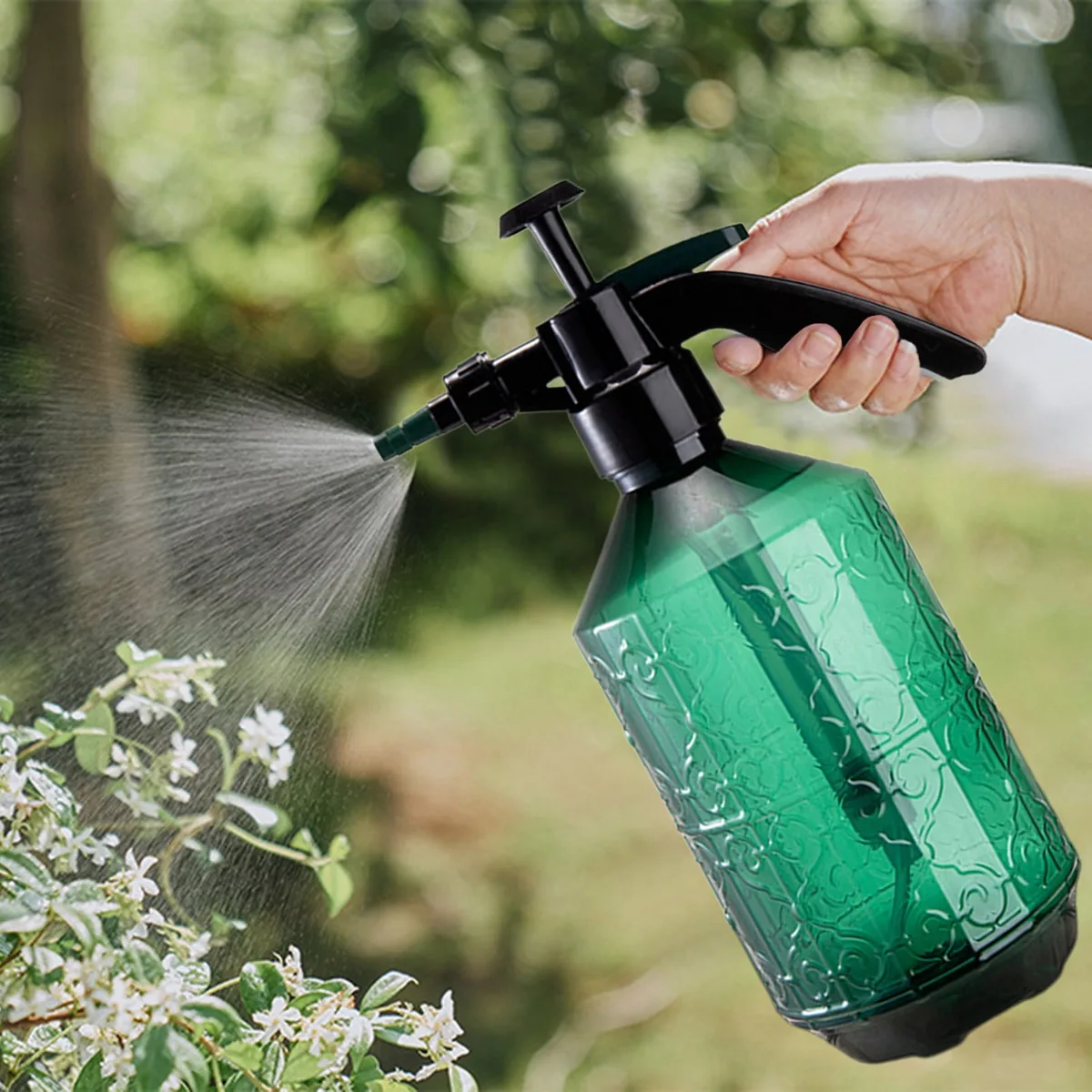 Garden pump sprayer