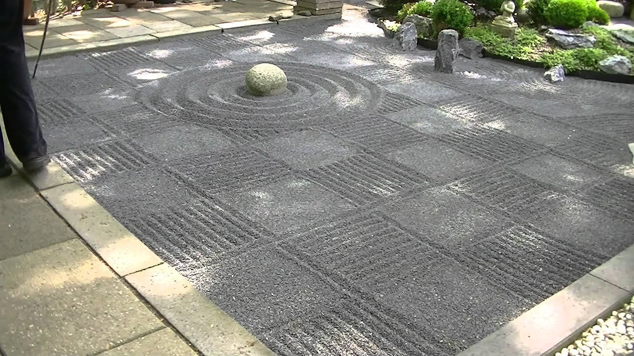 Gravel rake pattern